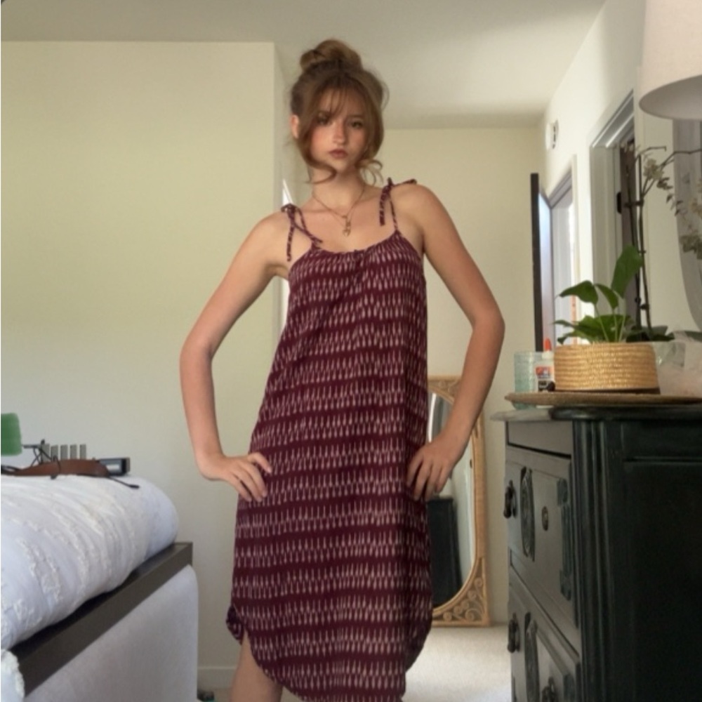 Madewell Burgundy and Cream Patterned Dress with built-in pockets!!